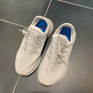 SOLD! Adidas Originals Deerupt Women’s 8